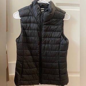 Old Navy Black Quilted Packable Puffer Vest